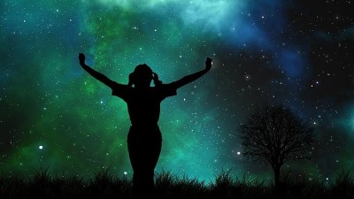 V noci hlavu vzhůru, na obloze budou k vidění Leonidy