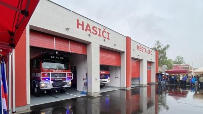 Hasiči v Seči maj&iacute; nov&eacute; z&aacute;zem&iacute;. Zbrojnice pro&scaron;la modernizac&iacute;