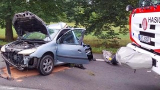 Tragická nehoda u Přelouče, řidiče se již oživit nepodařilo