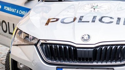 V ulici Štrossova se střetla dvě osobní auta