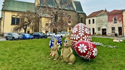 Velikonoce v Pardubicích připomíná výzdoba na náměstí Republiky