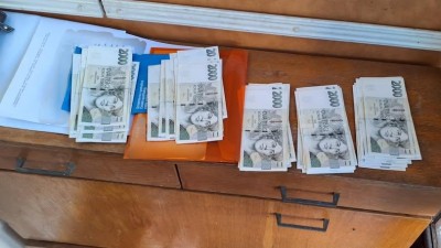 Obchodník našel ve své prodejně obálku s penězi. Odevzdal ji a odmítl nálezné. Odmítl i čtyřikrát více