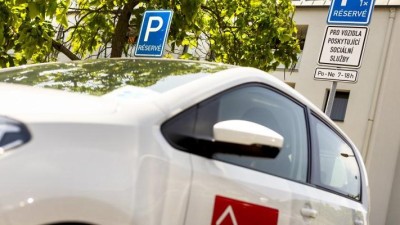 Pardubice potřebují více parkovacích míst pro pracovníky pečovatelské a zdravotní služby