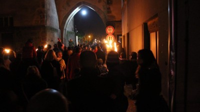 Blíží se večer světel s lampionovým průvodem a ohňostrojem