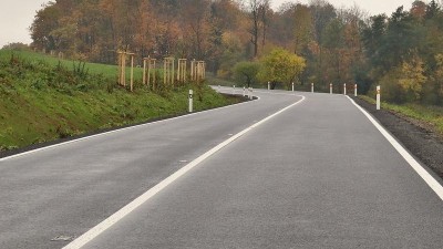 O prázdninách se již projedete po opravené silnici mezi Ústím nad Orlicí a Skuhrovem