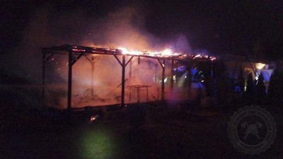 Mobilní dům lehl popelem, s požárem bojovaly čtyři jednotky hasičů