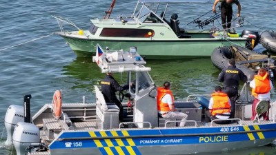 Policisté budou i letos dohlížet na bezpečnost u vody, přitom rozdávat rady, či provádět kontroly
