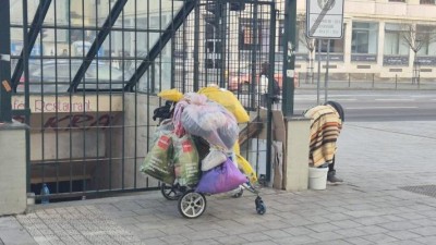 V siln&yacute;ch mrazech Pardubice v&iacute;ce pom&aacute;haj&iacute; lidem bez střechy nad hlavou