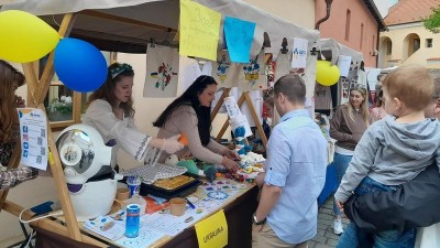 Komunitní uprchlické centrum Kalyna na září chystá sousedskou slavnost pro všechny