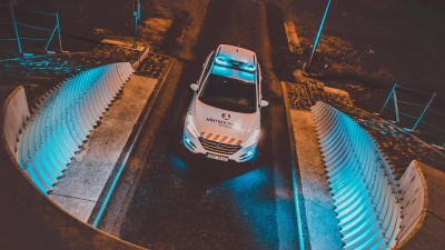 Babička se sama potulovala večerními Pardubicemi, vypadala dezorientovaně, všiml si taxikář
