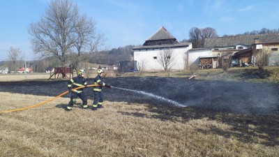 V Linharticích, Svitavách a v Chocni hořel porost