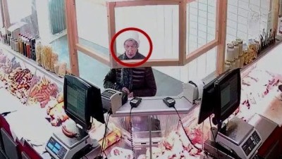 VIDEO: V masně nechal u pokladny peněženku.  Starší žena, co stála za ním, portmonku zcizila. Policie po ní pátrá