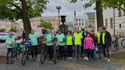 Na dev&iacute;ti n&aacute;měst&iacute;ch odstartoval leto&scaron;n&iacute; Cyklo Glacensis 2026, vede česko-polsk&yacute;m př&iacute;hranič&iacute;m