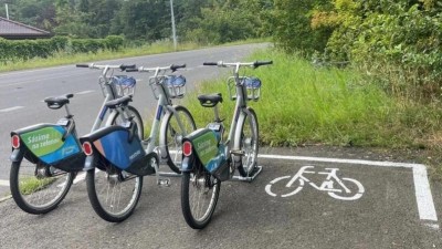 Nejen ve městech, ale i v první obci v Pardubickém už lidé využívají sdílená kola