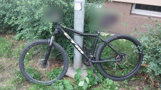 Není některé z nich vaše? Strážníci zveřejňují foto kol, která se je v tomto týdnu na služebně nahromadila