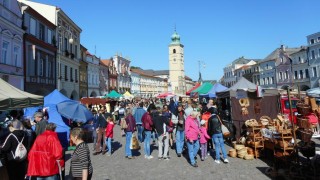 Na Smetanově náměstí v Litomyšli se bude konat tradiční Starodávný jarmark. Pozor na omezení dopravy