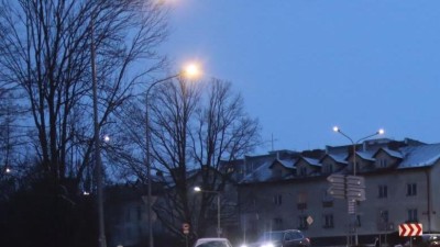 Policie hledá cyklistu, co v Chrudimi po střetu s autem spadl, pak se zvedl a odjel