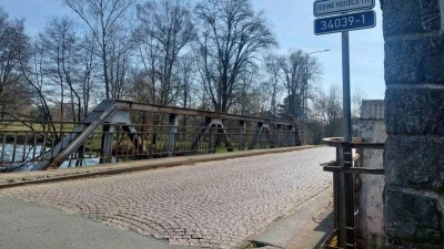 Od pondělí se zavřou mosty v Mněticích, s nimi dojde i ke změně městské hromadné dopravy