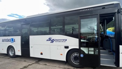 Nový autobus za čtyři miliony zkvalitní výuku v automobilní škole v Ústí nad Orlicí