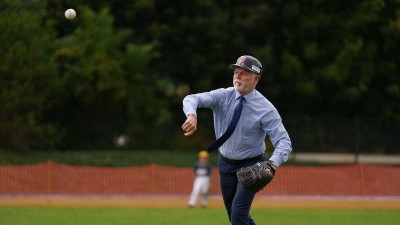 Prezident Pavel symbolickým nadhozem odstartoval nový nadační fond Homerun. Pardubický kraj navštívil i s první dámou