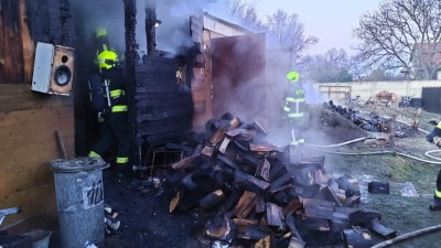 V&aacute;nočn&iacute; sv&aacute;tky u hasičů: V Pardubick&eacute;m kraji vyj&iacute;žděli k t&eacute;měř osmdes&aacute;ti ud&aacute;lostem