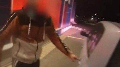 VIDEO: Policist&eacute; při kontrol&aacute;ch dvou vozidel a tř&iacute; řidičů popsali celou knihu přestupků