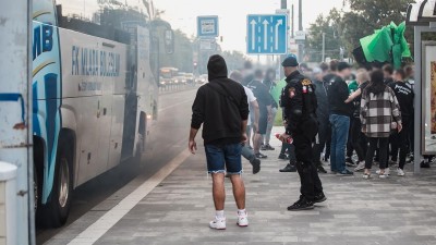 Soubor tragédů, hodnotí strážníci mladoboleslavské hokejové fanoušky. Dvakrát si málem podpálili vlastní autobus