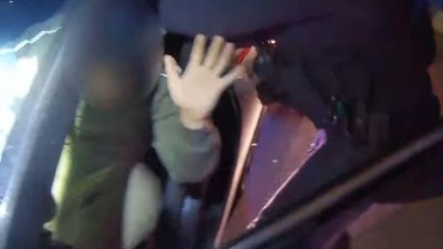 VIDEO: Devětadvacetiletý cizinec si našel v Česku brigádu. U kyberšmejdů. Klec ale sklapla