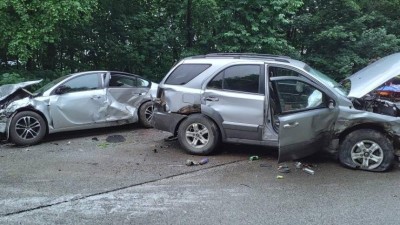 V Čenkovicích zasahoval vrtulník. Po vážné nehodě dvou aut utrpěli čtyři osoby zranění