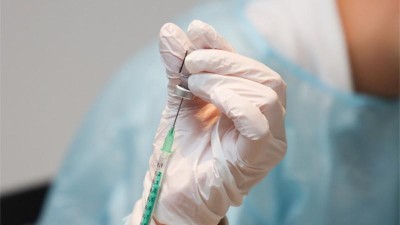 V Česku je k dispozici nová vakcína proti aktuálním variantám covidu. Očkujte se, vyzývá ministerstvo zdravotnictví
