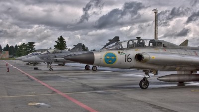 Na leti&scaron;ti v Pardubic&iacute;ch se rozbur&aacute;c&iacute; gripeny