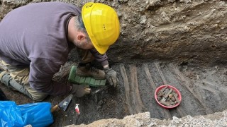 Archeologové objevili v centru Pardubic pozůstatky středověké ulice