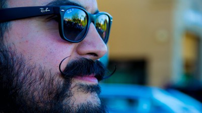 Začal Movember. Desetitisíce českých mužů se léčí v Česku s rakovinou pohlavních orgánů