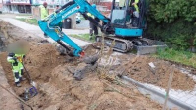 Dělníci poškodili při zemních pracích plynové potrubí