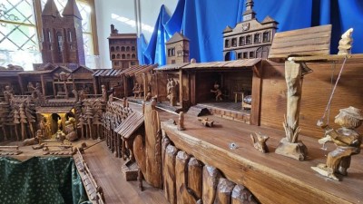 Nenechte si ujít chrudimský betlém, pohyblivý příběh města i Vánoc na Staré radnici