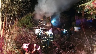 Požár chaty se rychle rozšířil