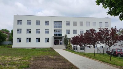 Gymnázium a odborná škola v Přelouči modernizuje. Rekonstrukcí prošly odborné učebny i internát