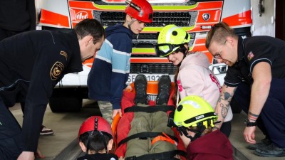 Malí hrdinové otestovali své dovednosti na hasičské stanici