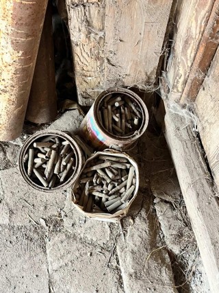 Při rekonstrukci domu na majitele čekalo nebezpečné překvapení, co si vyžádalo příjezd pyrotechnika