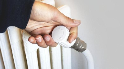 Radi&aacute;tory vychladnou, topn&aacute; sez&oacute;na konč&iacute;, hl&aacute;s&iacute; Elektr&aacute;rny Opatovice