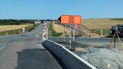 Část silnice I/43 se zcela uzavřela, na obchvatu Svitav se staví most