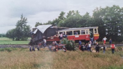 Dnes uplyne 30 let od největší železniční tragédie v Česku. U obce Krouna na Chrudimsku při ní zemřelo devatenáct lidí