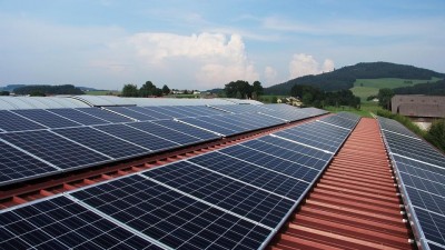 Krajské řešení zvyšování cen energií - na střechy budov zřídit fotovoltaické elektrárny