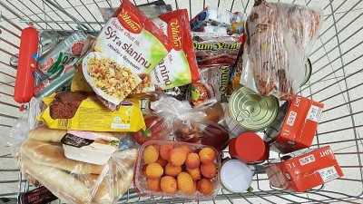 Zneužívají obchodní řetězce drahoty? Některé potraviny v supermarketech prý zdražují více, než je nutné!