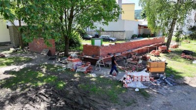 V Roškotově parku v Ústí nad Orlicí panuje čilý stavební ruch
