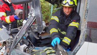 Kvůli nehodě autobusu a dodávky u Cerekvice nad Loučnou byl byl aktivován traumaplán. Devět osob utrpělo zranění
