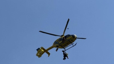 Mladý muž spadl o víkendu ze skály, letěl pro něj vrtulník