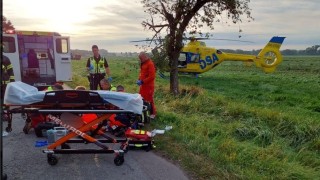 Ke střetu osobního automobilu a cyklisty letěl vrtulník