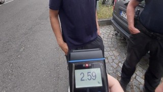 Dívka si nenechala obtěžování opilého cizince líbit, vyťala mu pořádný políček