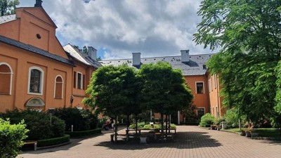 Tip na výlet: Navštivte Smyslový park a Český dvorek pod hradem Žampach